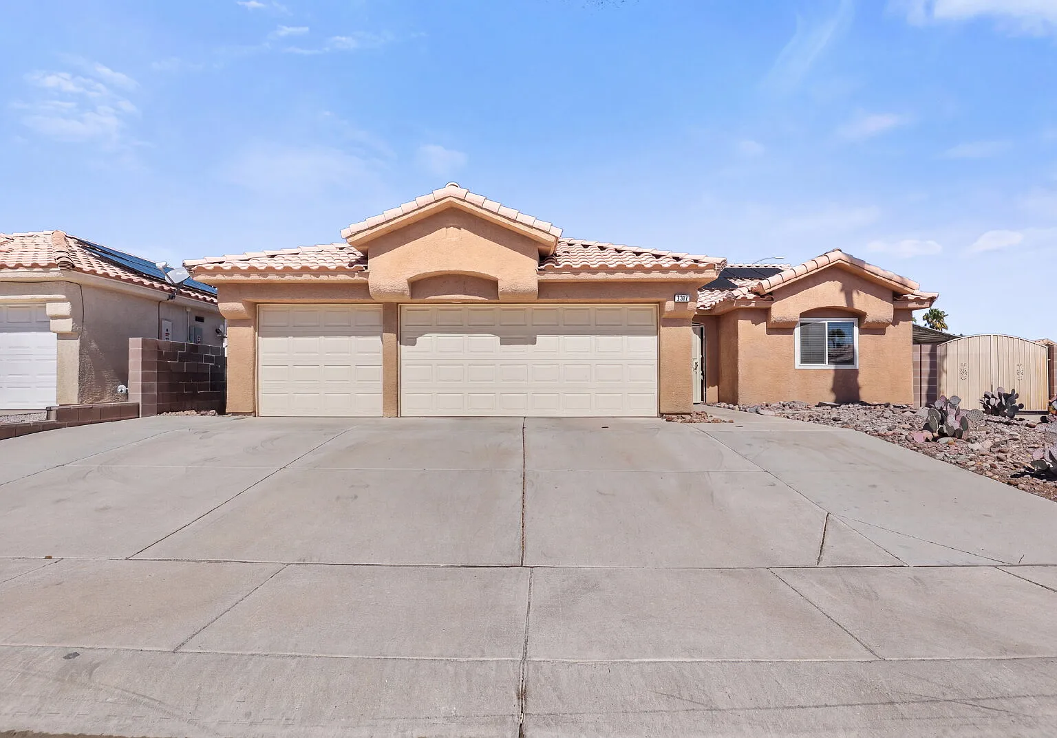 3 bed, 2.0 bath, 1591 sqft, $2,300 — Photo 1