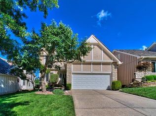 606 NE Pinehurst St, Lees Summit, MO 64064