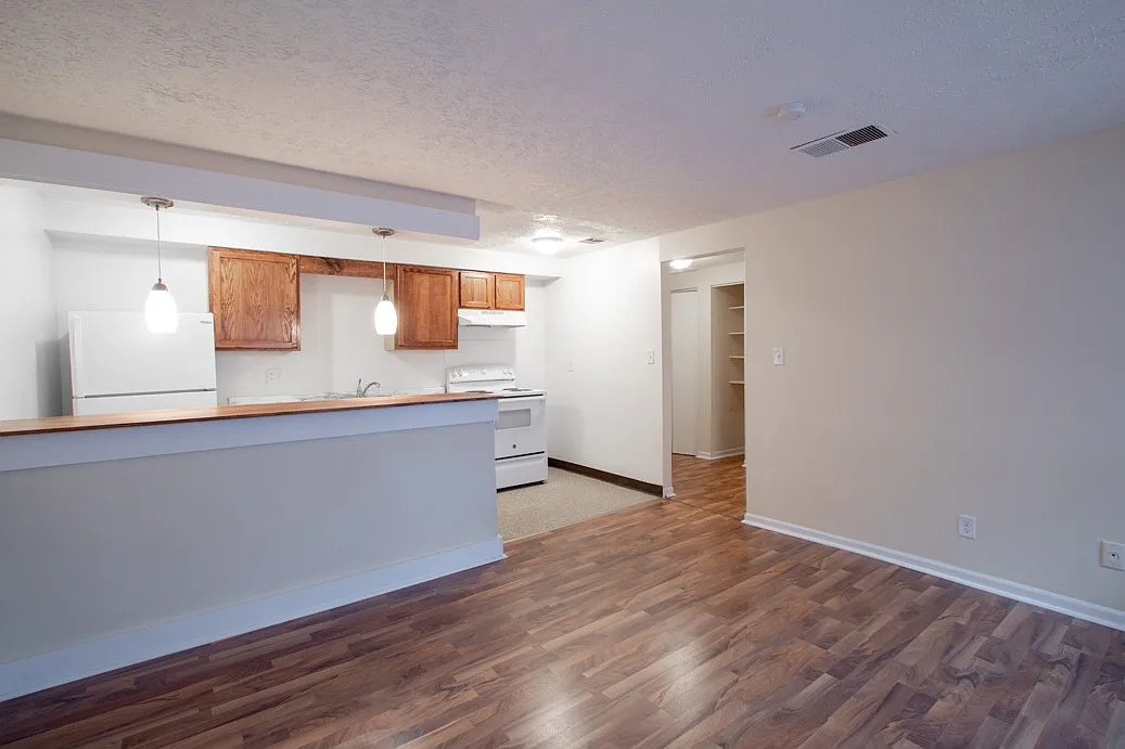 Birchwood Place Apartments — Photo 2