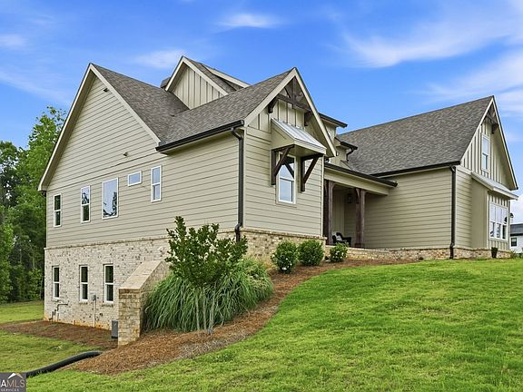 3rd image of 119 Fernbank Way