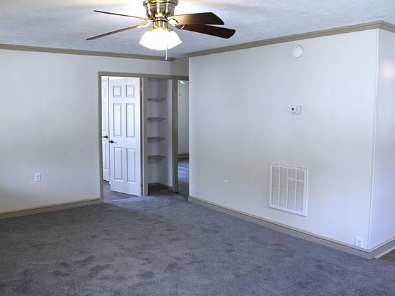 2nd image of 215 Chalmers St
