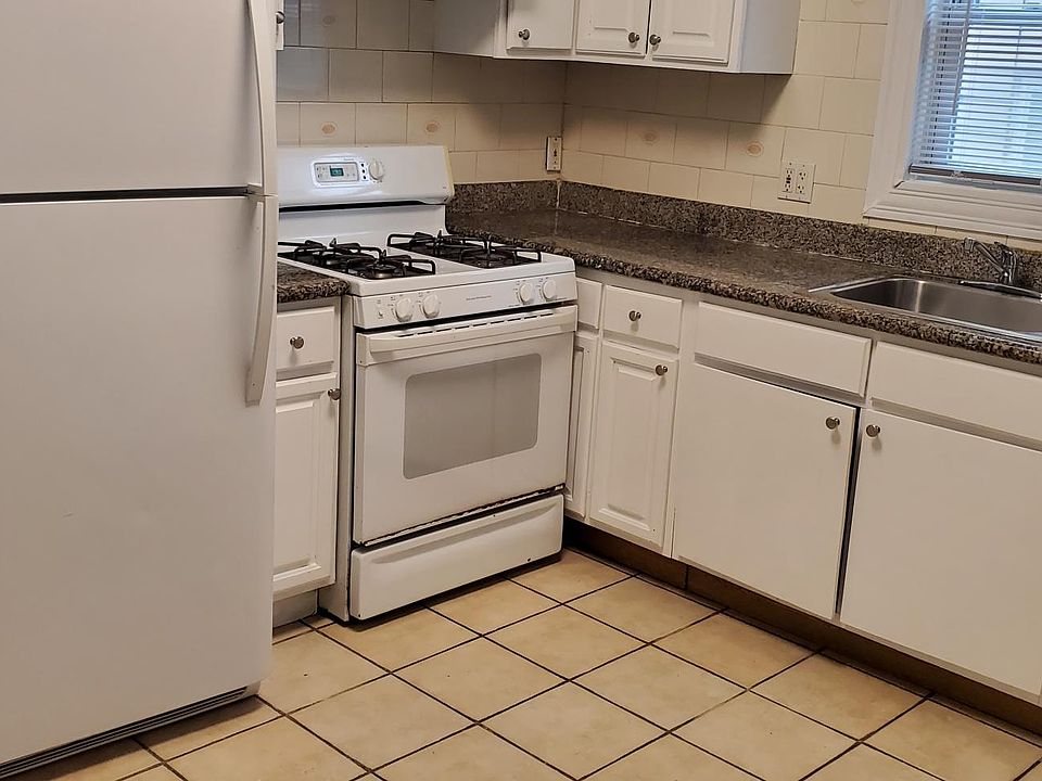 1st image of 110 Marianna St APT 1