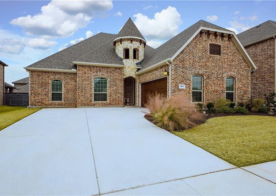 1st image of 744 Sandbox Dr