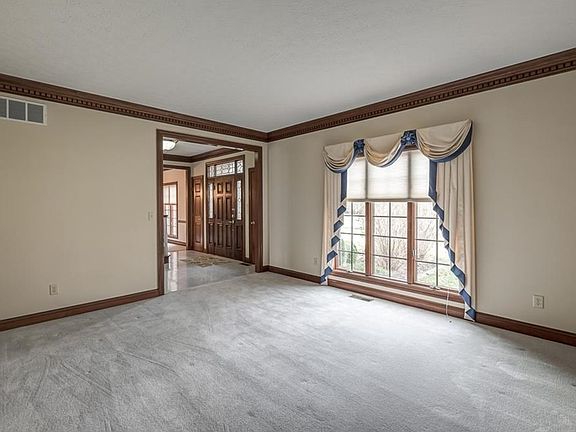 5th image of 634 Southern Belle Blvd