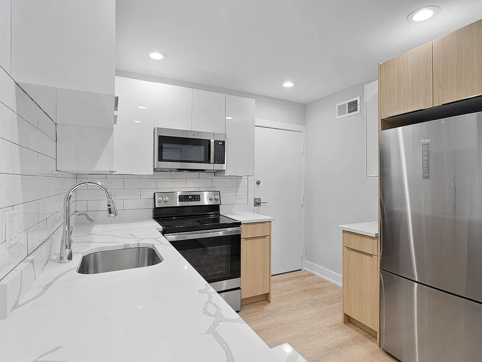 1303 W Estes Ave #3E
