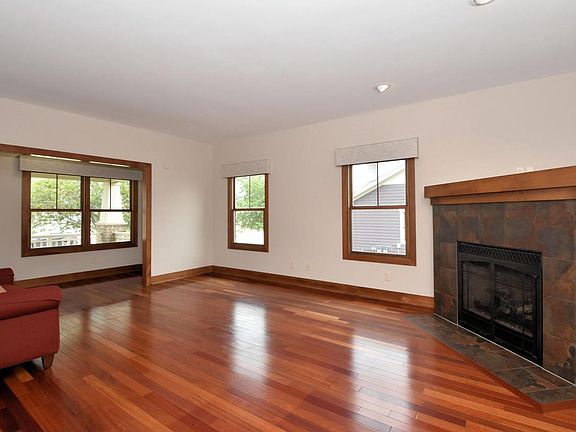 3rd image of 9237 Hollyhock LANE