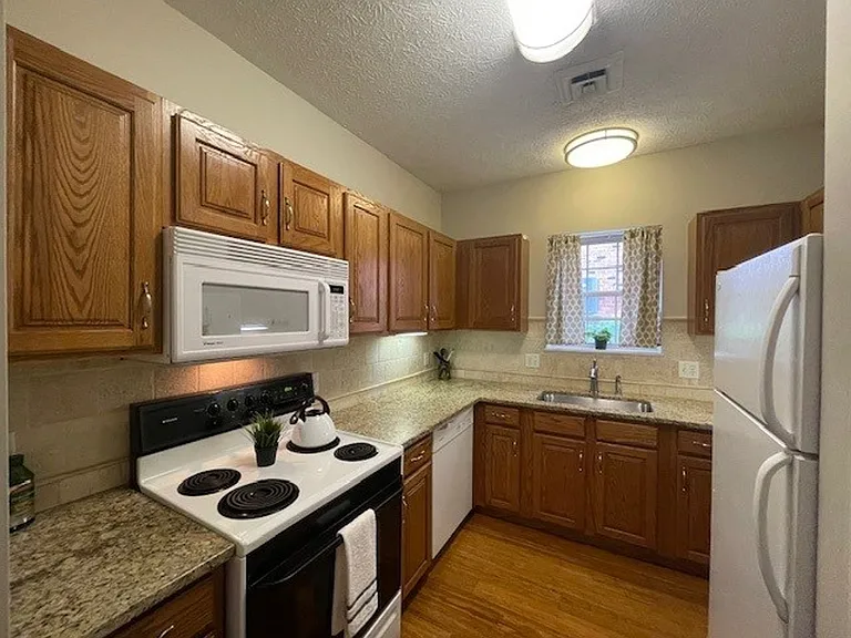 4801 Lyons View Pike #B101 — Photo 7