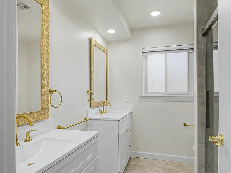 43018 Burlington Dr — Photo 11