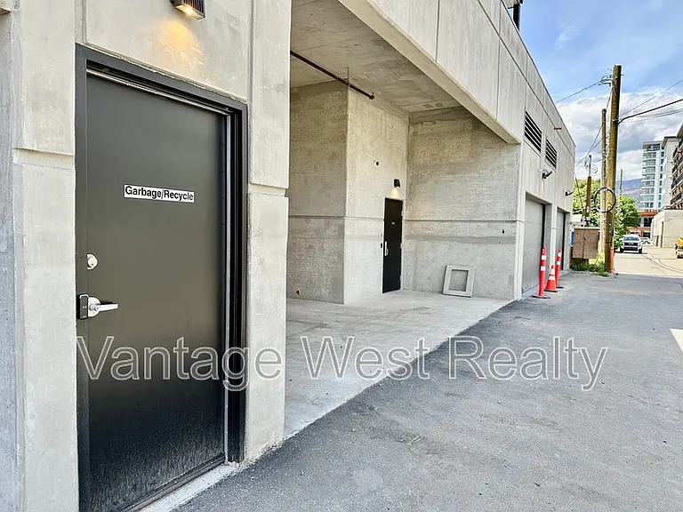 620 Coronation Ave #407 — Photo 16