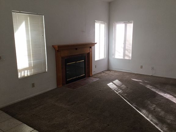 4th image of 14130 Rosewood Dr