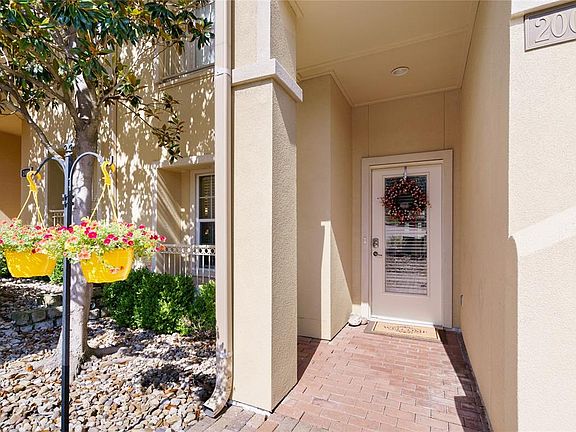 2nd image of 2003 Portofino Dr