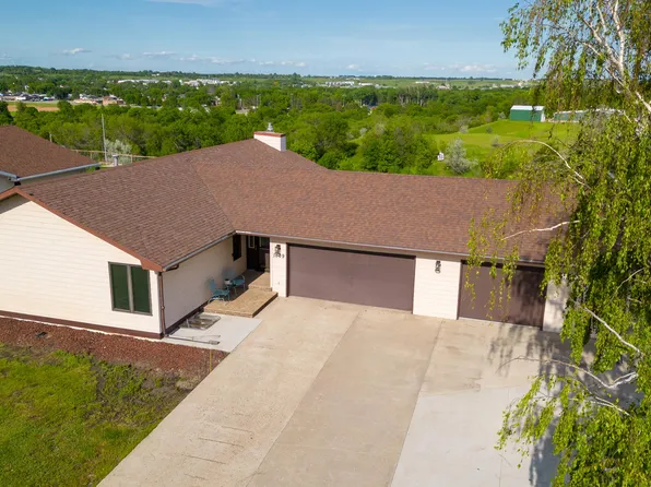 1609 2nd Ave SW, Jamestown, ND 58401