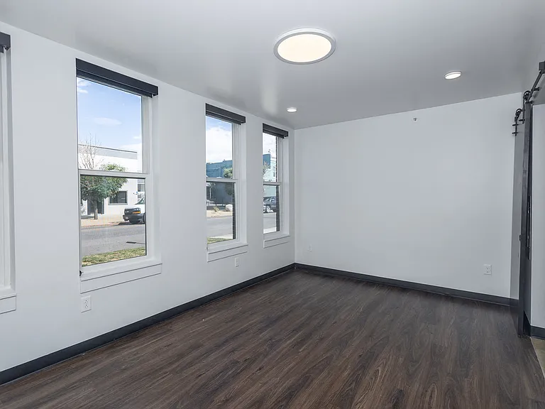 3033 N Downing St — Photo 37