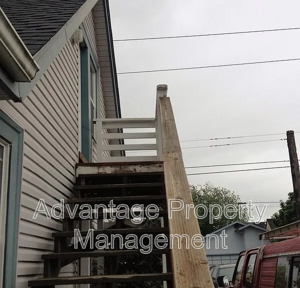 2613 NW Grant Ave #2 — Photo 3