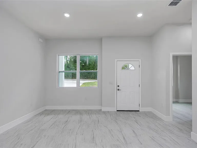 4592 SW Channel Heights Ct — Photo 10