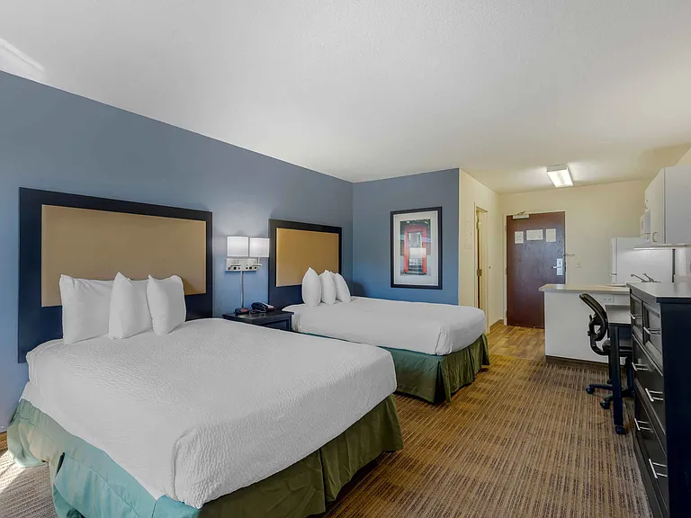 Studio Suite - 2 Full Beds