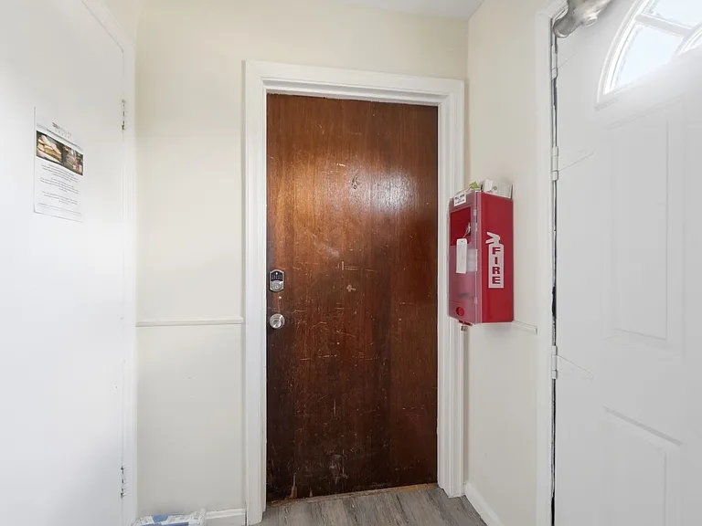 Cozy Apartment Building in Reading District! — Photo 5