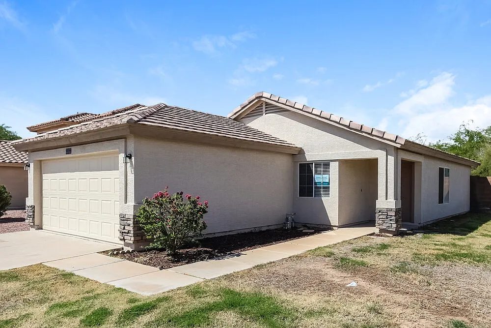 3 bed, 2.0 bath, 1089 sqft, $1,895 — Photo 3