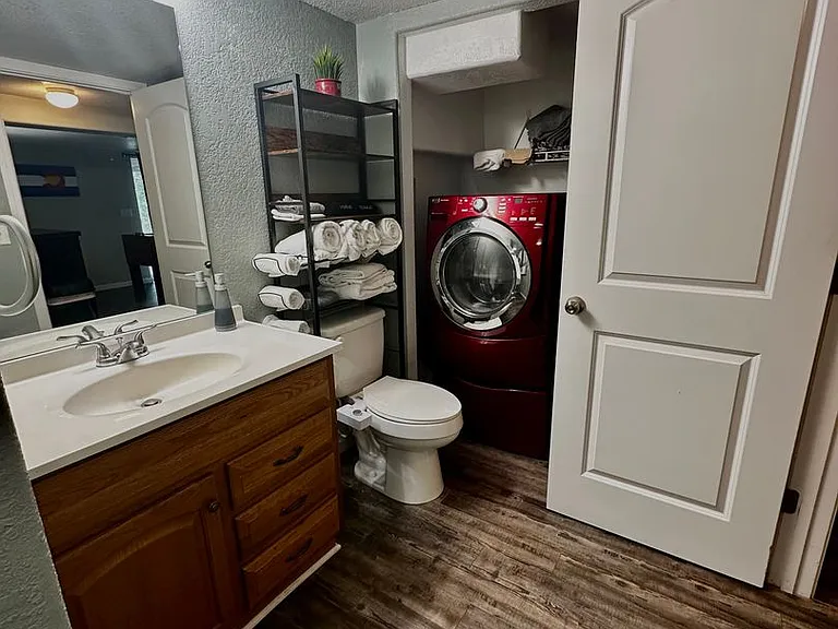 491 Short St — Photo 16