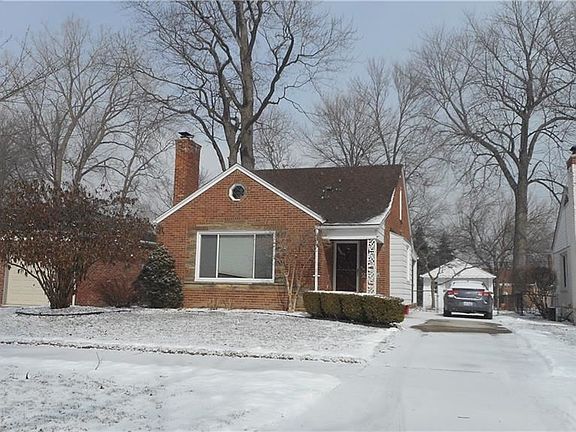3rd image of 21155 Manchester Blvd