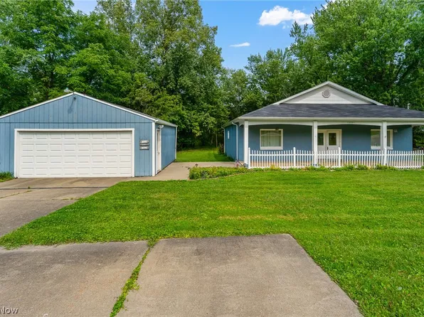 13597 Woodworth Rd, New Springfield, OH 44443