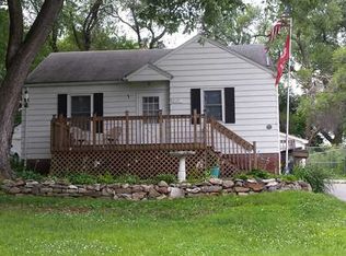 2327 Prospect Rd, Des Moines, IA 50310