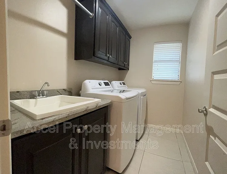711 Abbott Ave — Photo 24