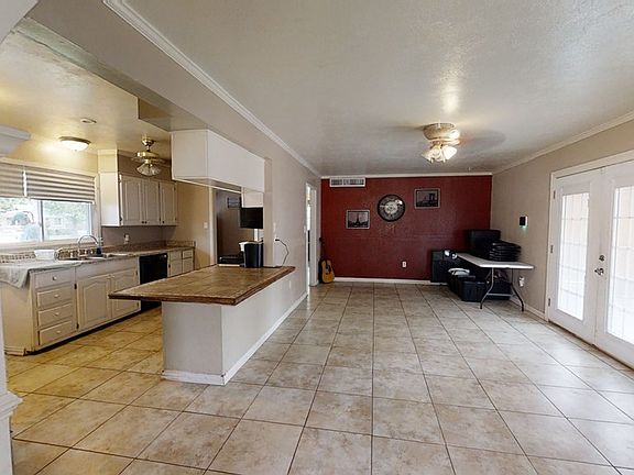 4th image of 803 NW 12th Pl