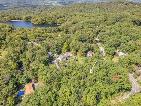 5 Splitrock Ln, Vernon Twp., NJ 07461