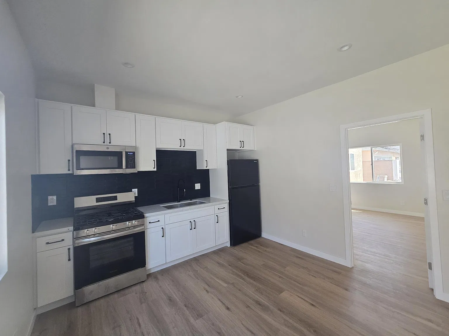 1 bed, 650 sqft, $2,195 — Photo 4