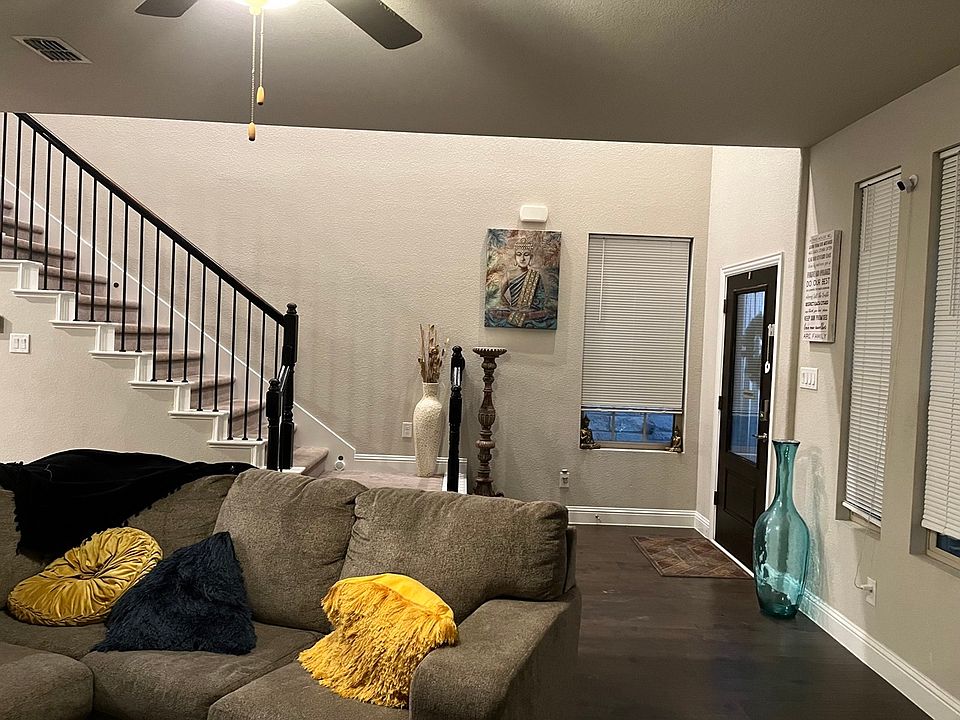 2nd image of 3850 Norway Mews