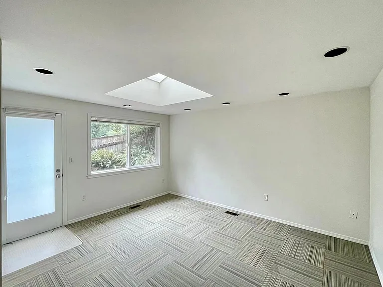 13807 NE 76th St — Photo 8