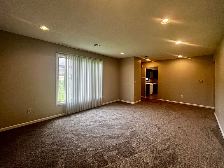 3326 Kendale Dr — Photo 17