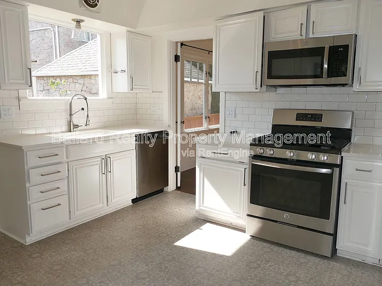 3246 Conkling Pl W — Photo 11