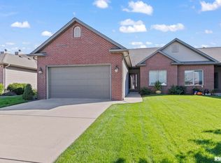 4408 Castle Pines Dr, Springfield, IL 62711