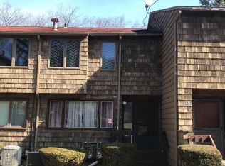 86 Towne House Rd, Hamden, CT 06514