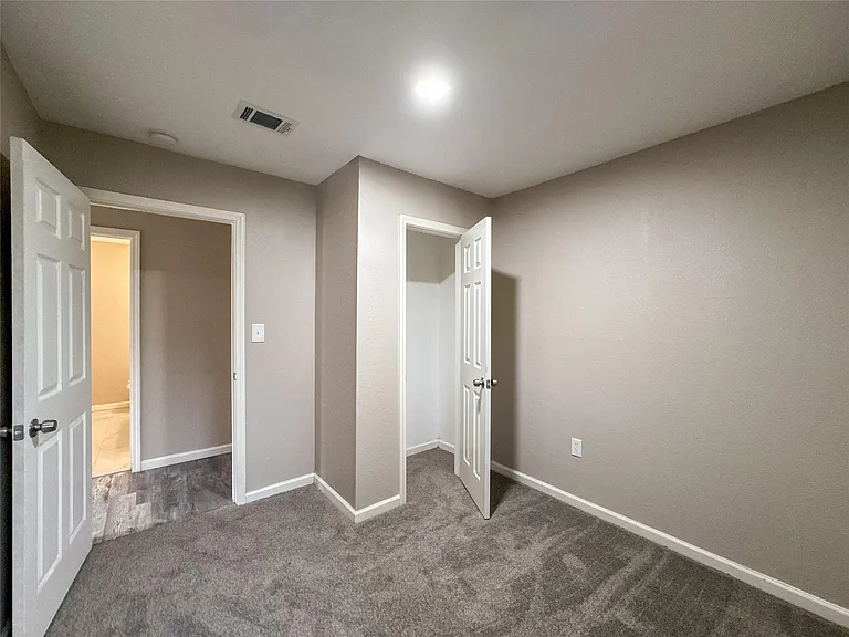 7710 Claiborne St — Photo 17