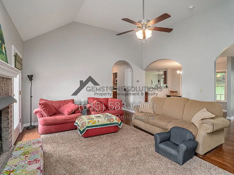 4446 Pratt Ln — Photo 4