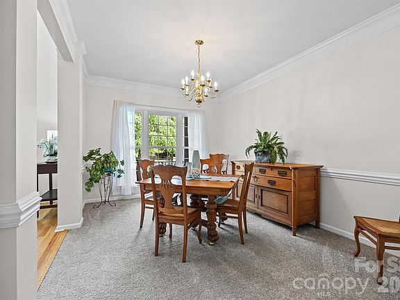 4th image of 1836 Montague Rd