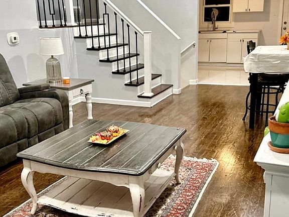 2nd image of 372 Mission Ave