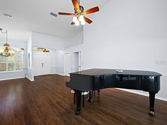 3rd image of 5321 GARDENS DR