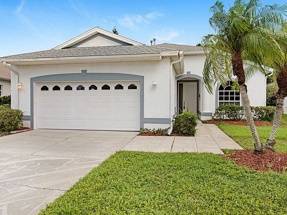 3rd image of 821 Suntree Woods Dr