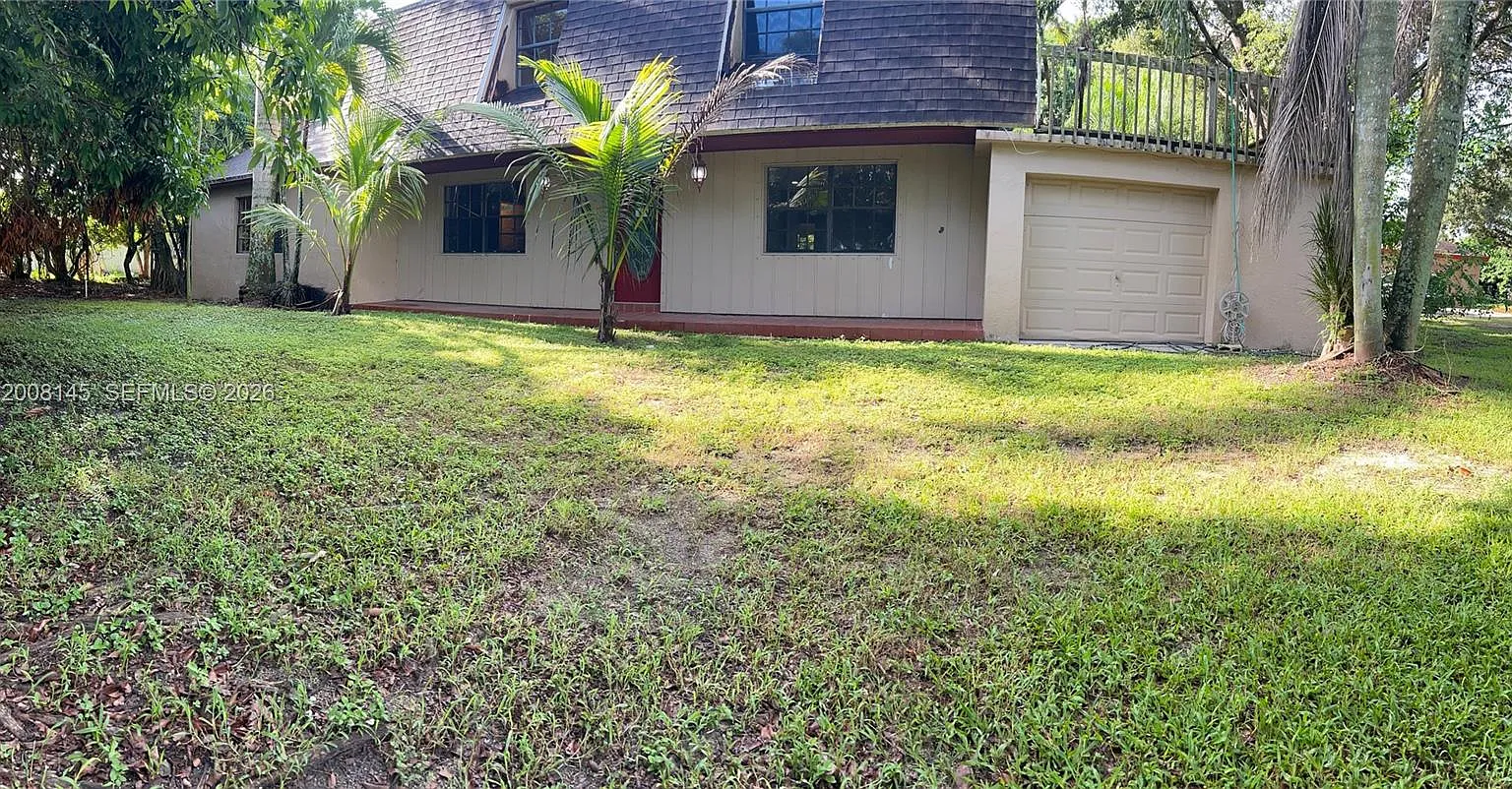 5 bed, 3.5 bath, 3391 sqft, $5,000 — Photo 2