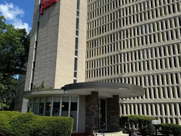 200 Swanton St APT 404, Winchester, MA 01890