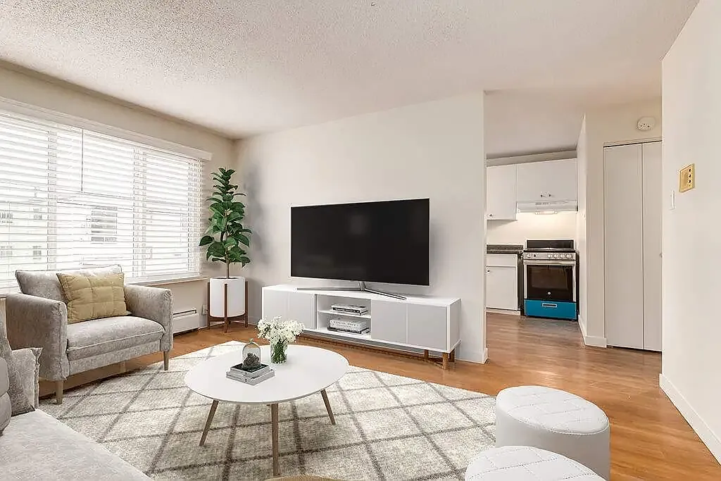 Emerald Vista — Photo 1