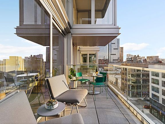 4th image of 547 47th St #915