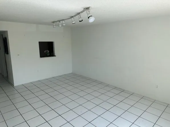 (undisclosed Address), Deerfield Beach, FL 33064