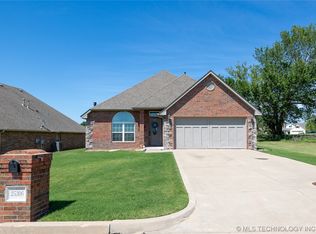 25306 Stonebridge Pkwy, Claremore, OK 74019