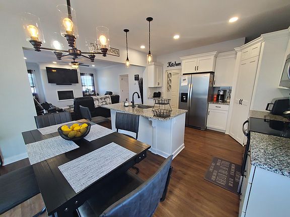 2nd image of 131 Amen Corner Way