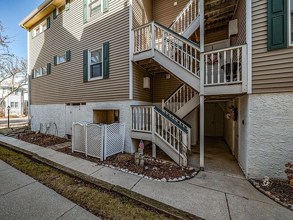 4th image of 2821 Central Ave #1